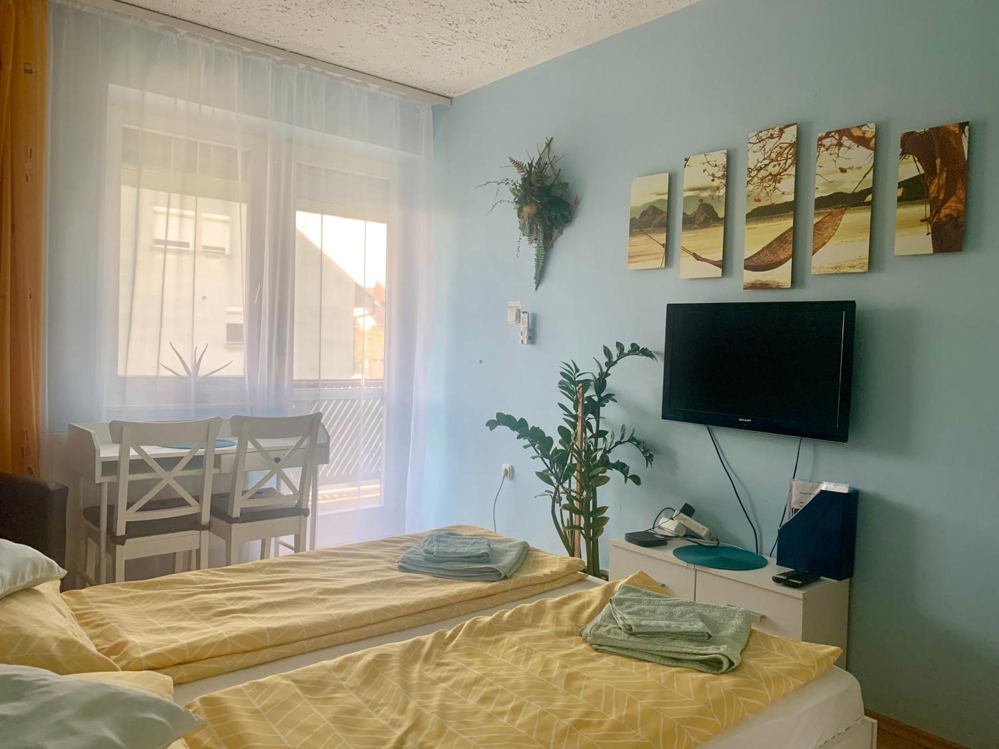 Aloe Apartman Sopron Bagian luar foto