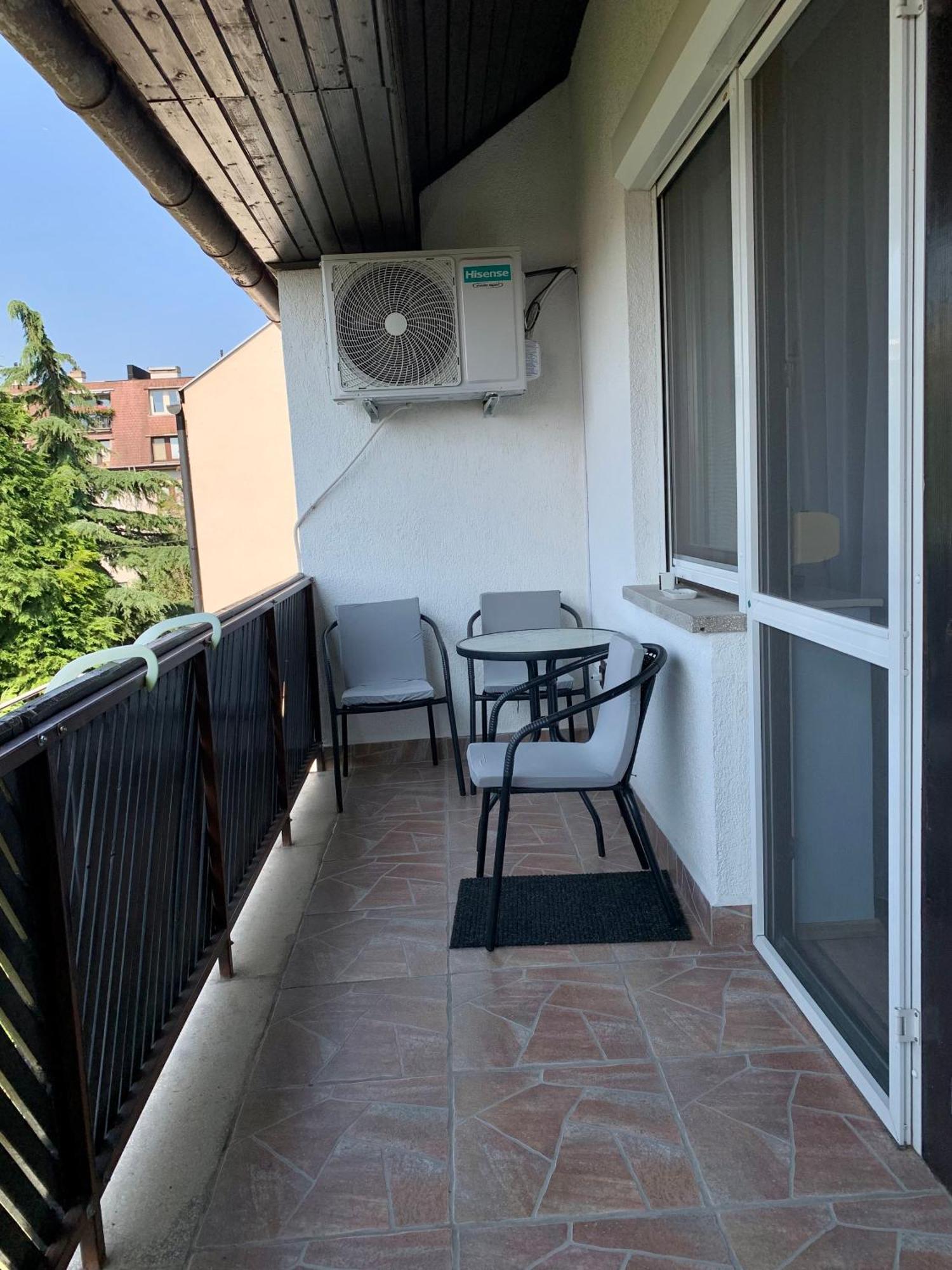 Aloe Apartman Sopron Bagian luar foto