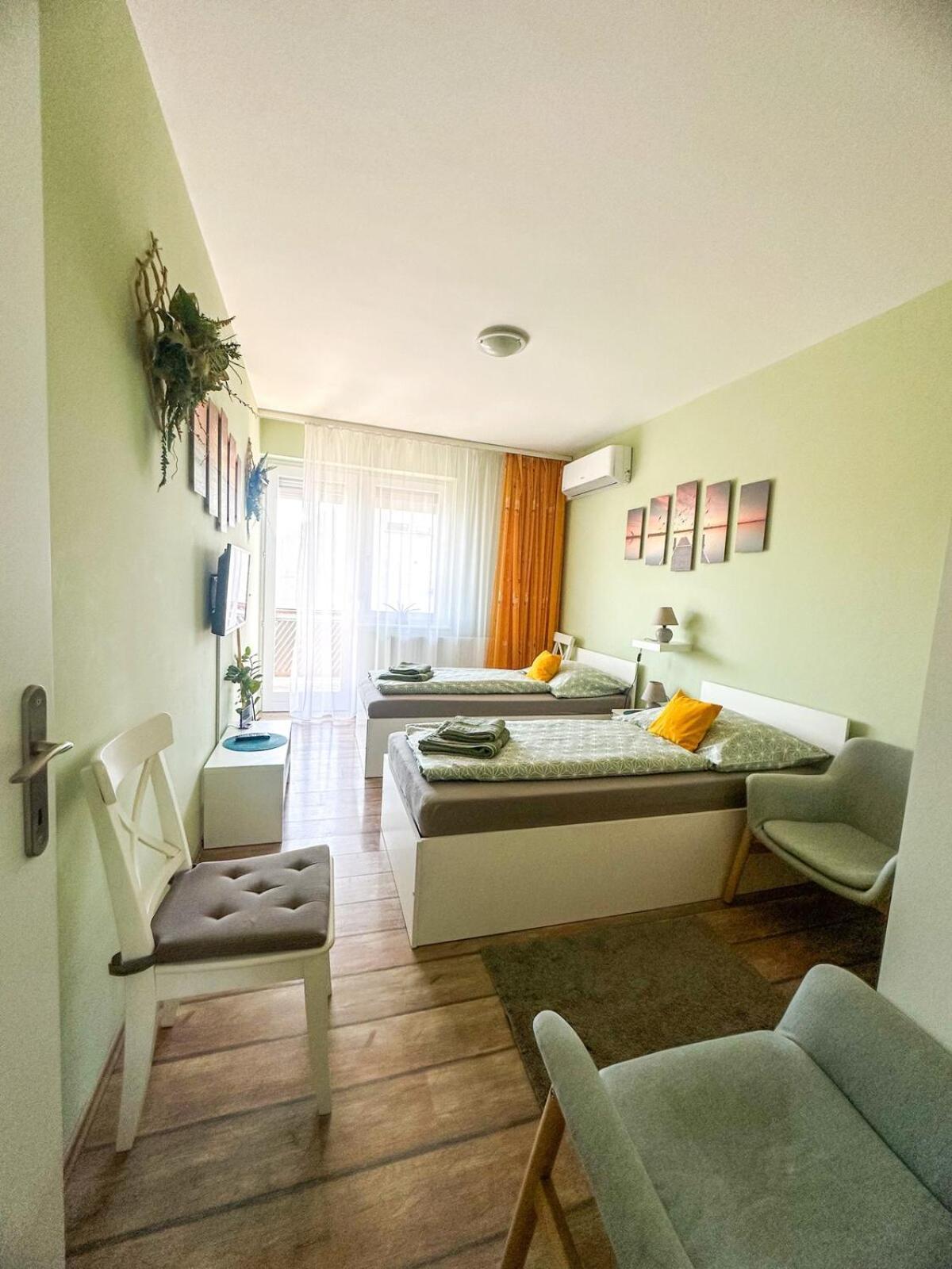 Aloe Apartman Sopron Bagian luar foto